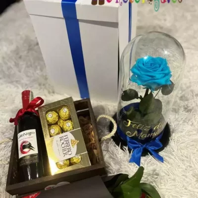 Detalles finos, regalos con rosas y chocolates